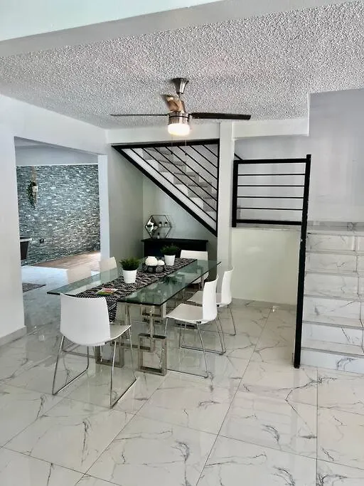 Willa Dorado White House 0*,