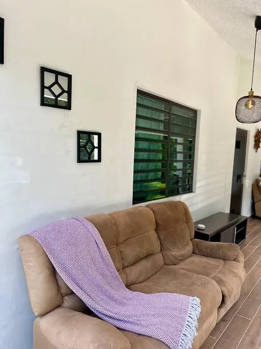 Dorado White House Vila 0*,