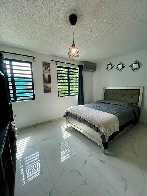 Dorado White House Vila