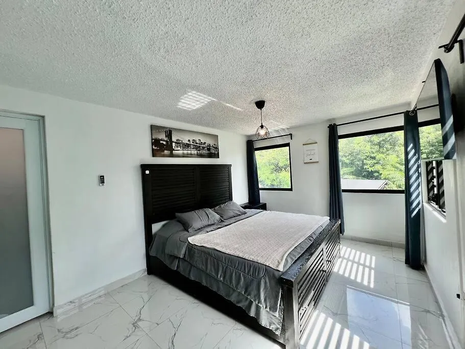 Dorado White House Vila 0*,