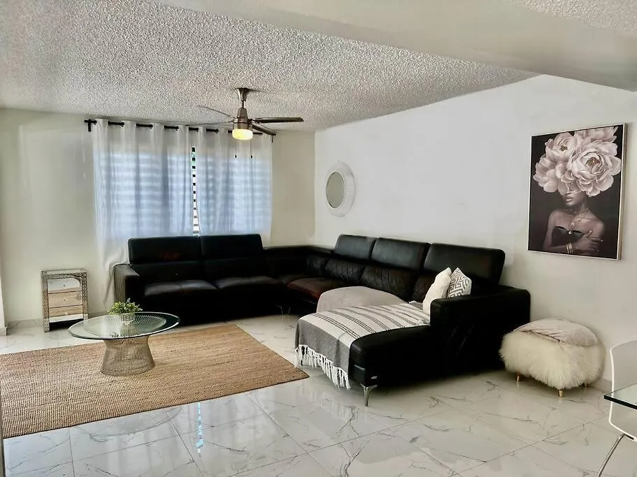 Dorado White House Vila 0*,